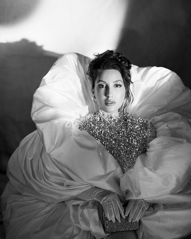 Stunning Looks Of Glamorous Diva Nora Fatehi